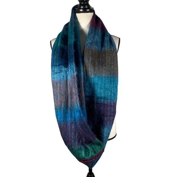 Handmade Terra Multicolor Infinity Scarf By Indigenous Communities fuzzy soft - Picture 3 of 7